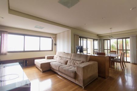 Apartamento para alugar com 300m², 3 quartos e 4 vagas Apartamento para alugar com 300m², 3 quartos e 4 vagasSala