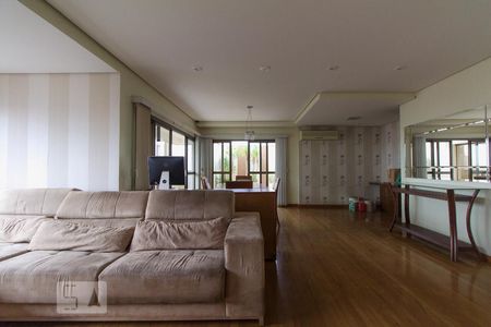 Apartamento para alugar com 300m², 3 quartos e 4 vagas Apartamento para alugar com 300m², 3 quartos e 4 vagasSala