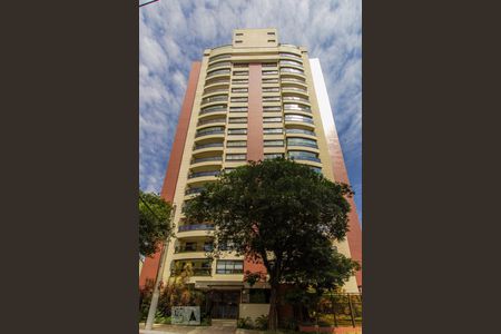 Apartamento para alugar com 300m², 3 quartos e 4 vagas Apartamento para alugar com 300m², 3 quartos e 4 vagasFachada