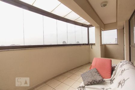 Apartamento para alugar com 300m², 3 quartos e 4 vagas Apartamento para alugar com 300m², 3 quartos e 4 vagasVaranda