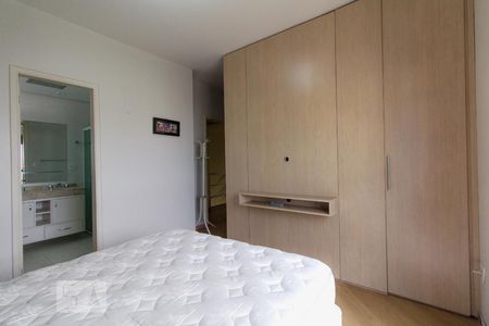 Apartamento para alugar com 300m², 3 quartos e 4 vagas Apartamento para alugar com 300m², 3 quartos e 4 vagasQuarto 2