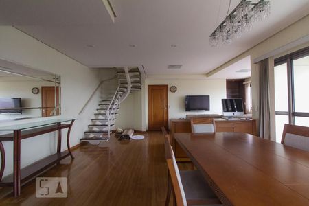 Apartamento para alugar com 300m², 3 quartos e 4 vagas Apartamento para alugar com 300m², 3 quartos e 4 vagasSala