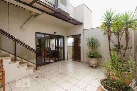 Apartamento para alugar com 300m², 3 quartos e 4 vagas Apartamento para alugar com 300m², 3 quartos e 4 vagasChurrasqueira Privativa