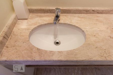 Apartamento para alugar com 300m², 3 quartos e 4 vagas Apartamento para alugar com 300m², 3 quartos e 4 vagasLavabo