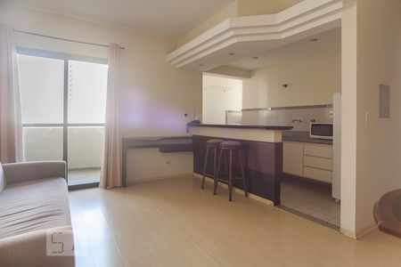 Sala de apartamento para alugar com 1 quarto, 50m² em Cambuí, Campinas