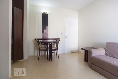 Sala de apartamento para alugar com 1 quarto, 50m² em Cambuí, Campinas