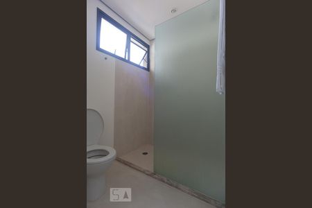 Banheiro da suíte de apartamento para alugar com 1 quarto, 50m² em Cambuí, Campinas