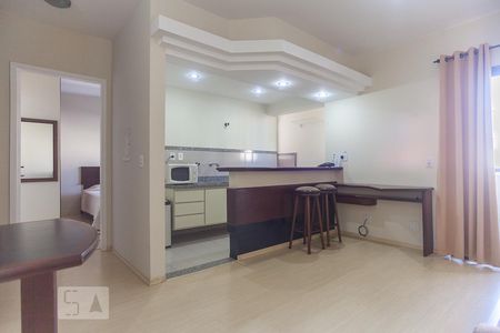 Sala de apartamento para alugar com 1 quarto, 50m² em Cambuí, Campinas