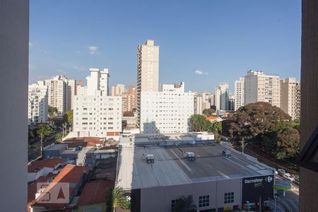 Vista da suíte de apartamento para alugar com 1 quarto, 50m² em Cambuí, Campinas