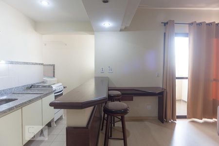 Sala de apartamento para alugar com 1 quarto, 50m² em Cambuí, Campinas