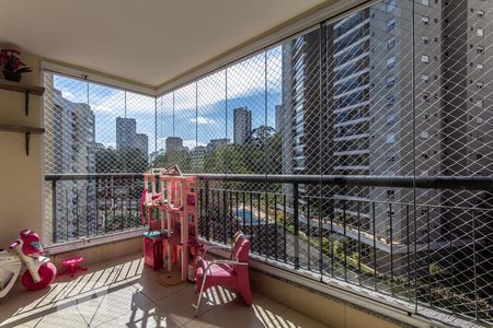 Sala _ Varanda de apartamento para alugar com 3 quartos, 83m² em Vila Andrade, São Paulo