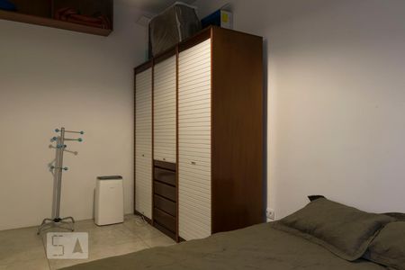 Quarto (Armários) de apartamento para alugar com 1 quarto, 60m² em Aclimação, São Paulo