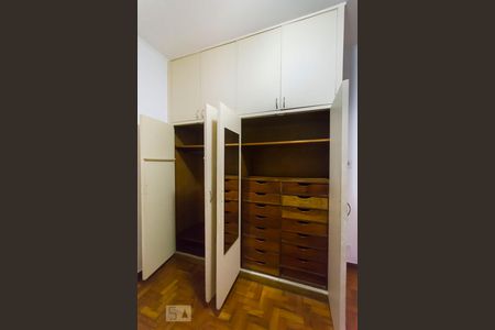 Quarto 01 de casa à venda com 3 quartos, 130m² em Indianópolis, São Paulo