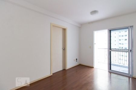 Sala de apartamento para alugar com 1 quarto, 48m² em Centro, Curitiba