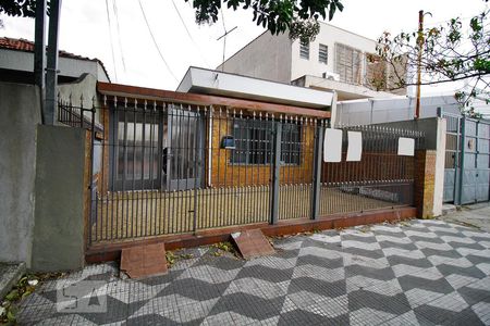 Fachada de casa à venda com 2 quartos, 140m² em Vila Anastácio, São Paulo