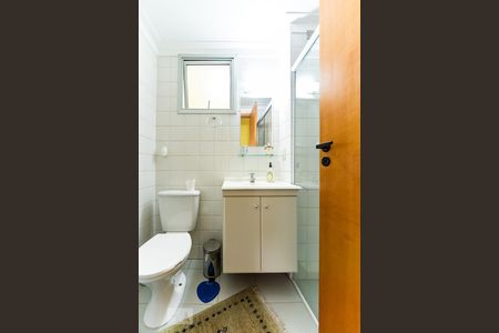 Banheiro de apartamento para alugar com 2 quartos, 56m² em Vila Valparaíso, Santo André