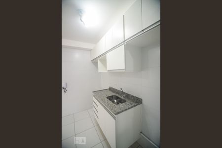 Cozinha de apartamento para alugar com 2 quartos, 48m² em Parque São Jorge, São Paulo