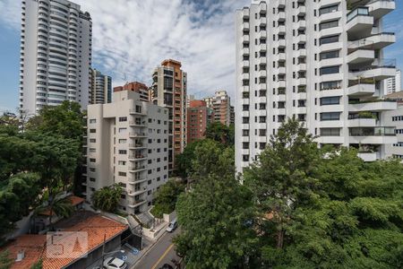 Varanda de apartamento à venda com 3 quartos, 580m² em Real Parque, São Paulo