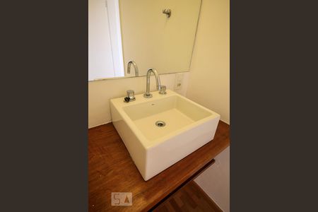 Lavabo de apartamento à venda com 3 quartos, 180m² em Vila Madalena, São Paulo