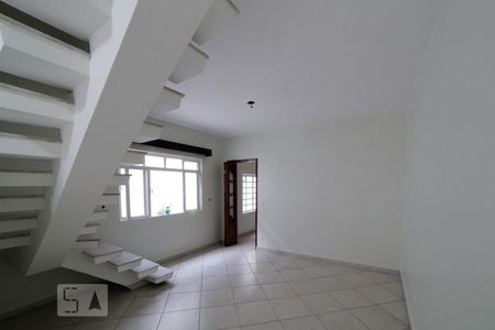 Sala de estar de casa à venda com 3 quartos, 150m² em Vila Cordeiro, São Paulo