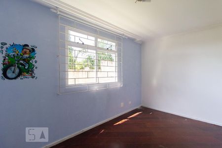 Quarto 2 de apartamento para alugar com 2 quartos, 47m² em Novo Mundo, Curitiba