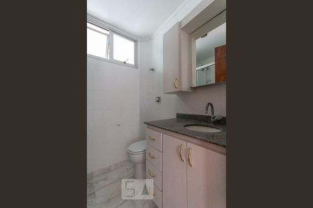 Banheiro de apartamento à venda com 2 quartos, 75m² em Butantã, São Paulo