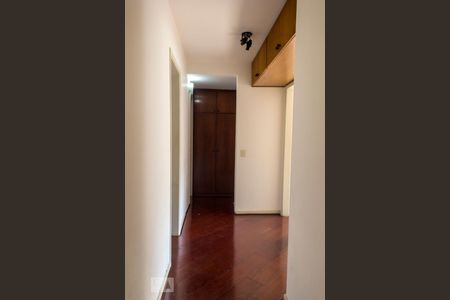 Corredor de apartamento à venda com 3 quartos, 90m² em Vila Olímpia, São Paulo