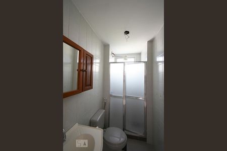 Banheiro  de apartamento à venda com 3 quartos, 70m² em Santa Rosa, Niterói