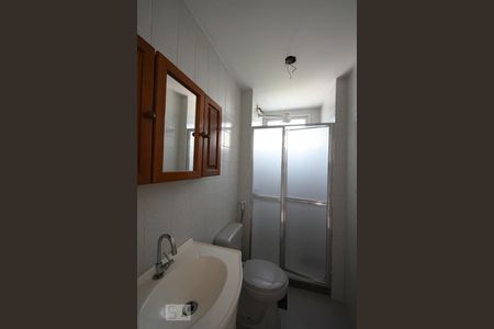 Banheiro  de apartamento à venda com 3 quartos, 70m² em Santa Rosa, Niterói