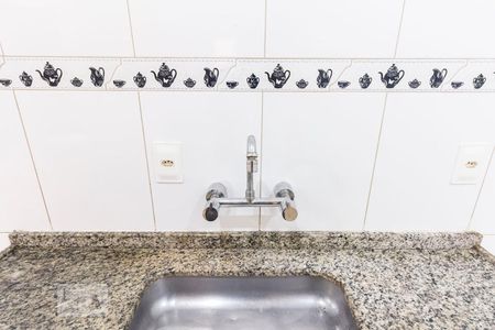 Detalhe cozinha  de apartamento para alugar com 1 quarto, 43m² em Penha de França, São Paulo