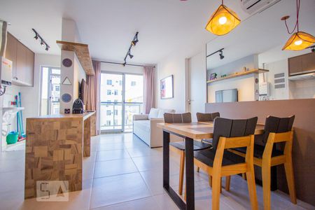 Sala em conceito aberto de apartamento à venda com 1 quarto, 45m² em Centro, Rio de Janeiro