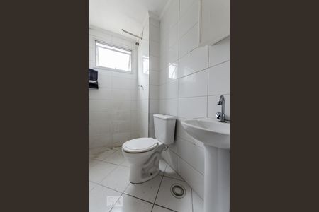 Banheiro de apartamento à venda com 2 quartos, 62m² em Jaguaribe, Osasco