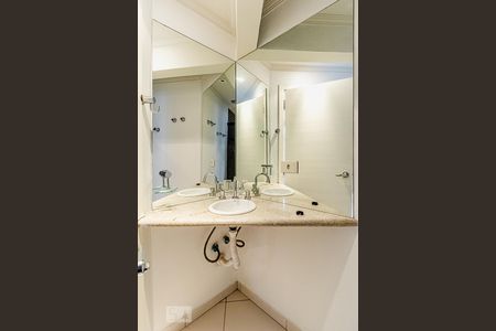 Banheiro de apartamento para alugar com 2 quartos, 115m² em Planalto Paulista, São Paulo