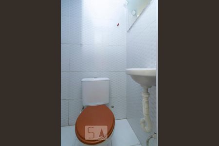 Banheiro Social de kitnet/studio para alugar com 1 quarto, 22m² em Icaraí, Niterói