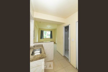 Cozinha de kitnet/studio para alugar com 1 quarto, 22m² em Icaraí, Niterói