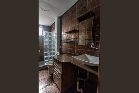 Banheiro de apartamento para alugar com 2 quartos, 85m² em Medianeira, Porto Alegre