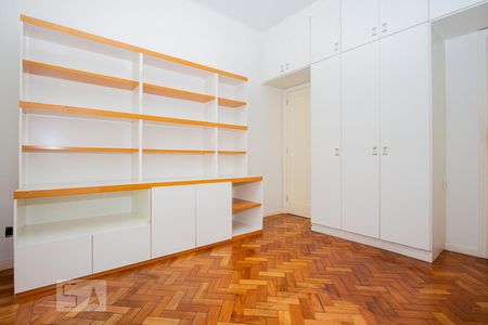 Suíte de apartamento para alugar com 3 quartos, 113m² em Laranjeiras, Rio de Janeiro