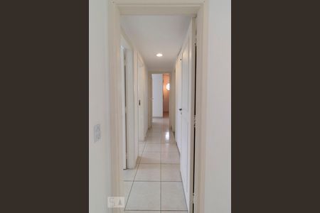 Corredor de apartamento à venda com 3 quartos, 94m² em Santo Amaro, São Paulo