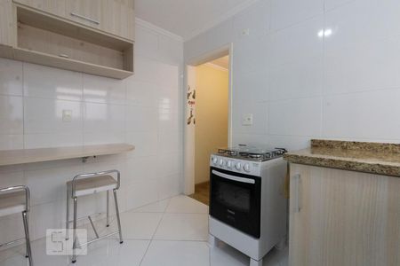 Cozinha de apartamento para alugar com 1 quarto, 50m² em Vila Ester (zona Norte), São Paulo