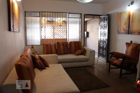 Sala de casa para alugar com 3 quartos, 240m² em Vila Curuçá, Santo André