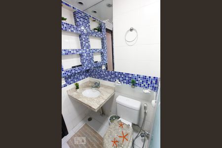 Banheiro de apartamento à venda com 2 quartos, 56m² em Vila Augusta, Guarulhos