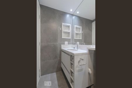 Banheiro de kitnet/studio para alugar com 1 quarto, 35m² em Mooca, São Paulo