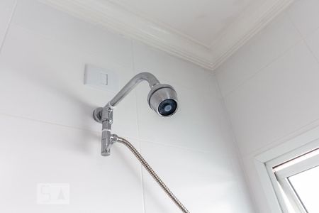 Casa à venda com 450m², 4 quartos e 6 vagas Casa à venda com 450m², 4 quartos e 6 vagasChuveiro do Banheiro da Suíte 4