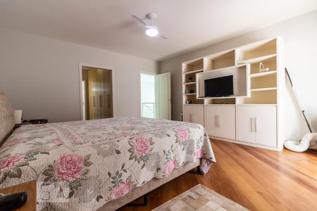 Casa à venda com 450m², 4 quartos e 6 vagas Casa à venda com 450m², 4 quartos e 6 vagasSuíte 4