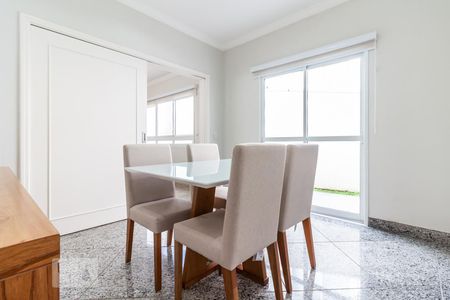 Casa à venda com 450m², 4 quartos e 6 vagas Casa à venda com 450m², 4 quartos e 6 vagasCopa