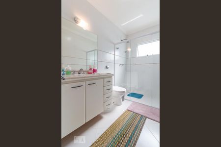 Casa à venda com 450m², 4 quartos e 6 vagas Casa à venda com 450m², 4 quartos e 6 vagasBanheiro da Suíte 3