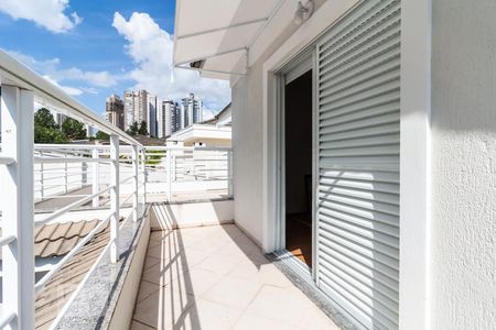 Casa à venda com 450m², 4 quartos e 6 vagas Casa à venda com 450m², 4 quartos e 6 vagasVaranda da Suíte 3