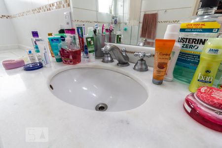 Casa à venda com 450m², 4 quartos e 6 vagas Casa à venda com 450m², 4 quartos e 6 vagasPia 2 do Banheiro da Suíte 4