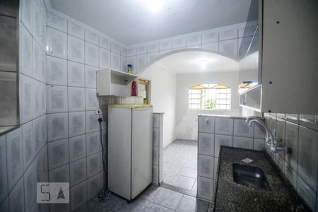 Cozinha de casa para alugar com 2 quartos, 80m² em Cidade Mãe do Céu, São Paulo