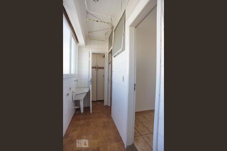 Corredor área de Serviço de apartamento para alugar com 3 quartos, 80m² em Sion, Belo Horizonte